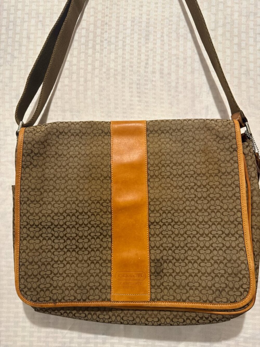 Coach Messenger bag / Laptop Bag / Office Bag / Casual Bag / School Bag - Picture 5 of 7